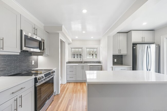 Building Photo - 15 Richmond Dr