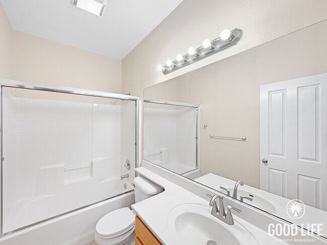 Building Photo - Gorgeous 3B/2BA House w/ Attached Garage, Storage Sheds, and Tons of Space!