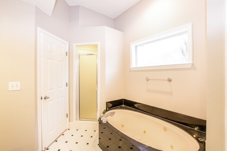 Building Photo - 4663 Shadow Field Ln