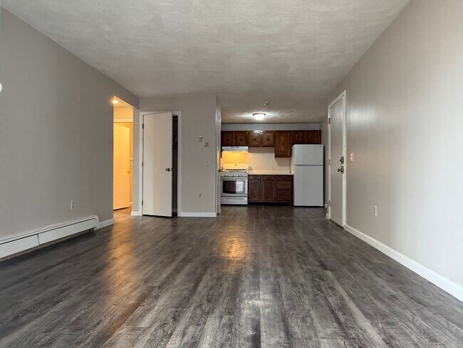 Building Photo - 11 Kenmar Dr