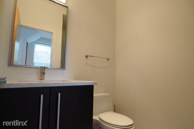 Building Photo - 1 br, 1 bath Condo - 1919 W Armitage Ave