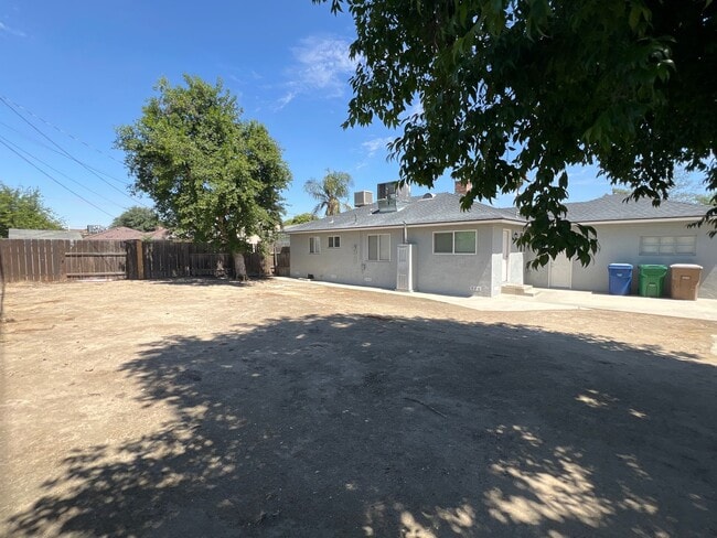 Building Photo - Remodeled 3 Bed Home w/ Fireplace, Garage & Huge Backyard – 93309