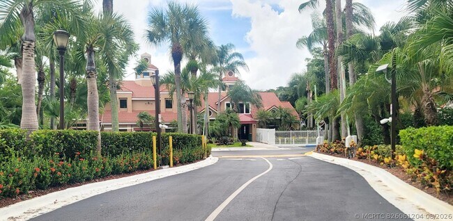 Building Photo - 10581 SW 155th Ct