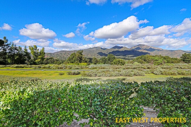 Building Photo - 21 Lobelia