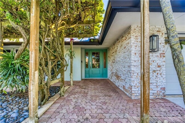 Building Photo - 7 Oakwood Dr