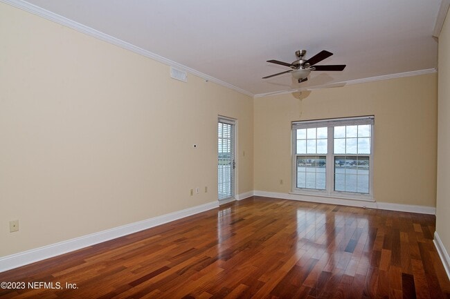 Building Photo - 400 E Bay St