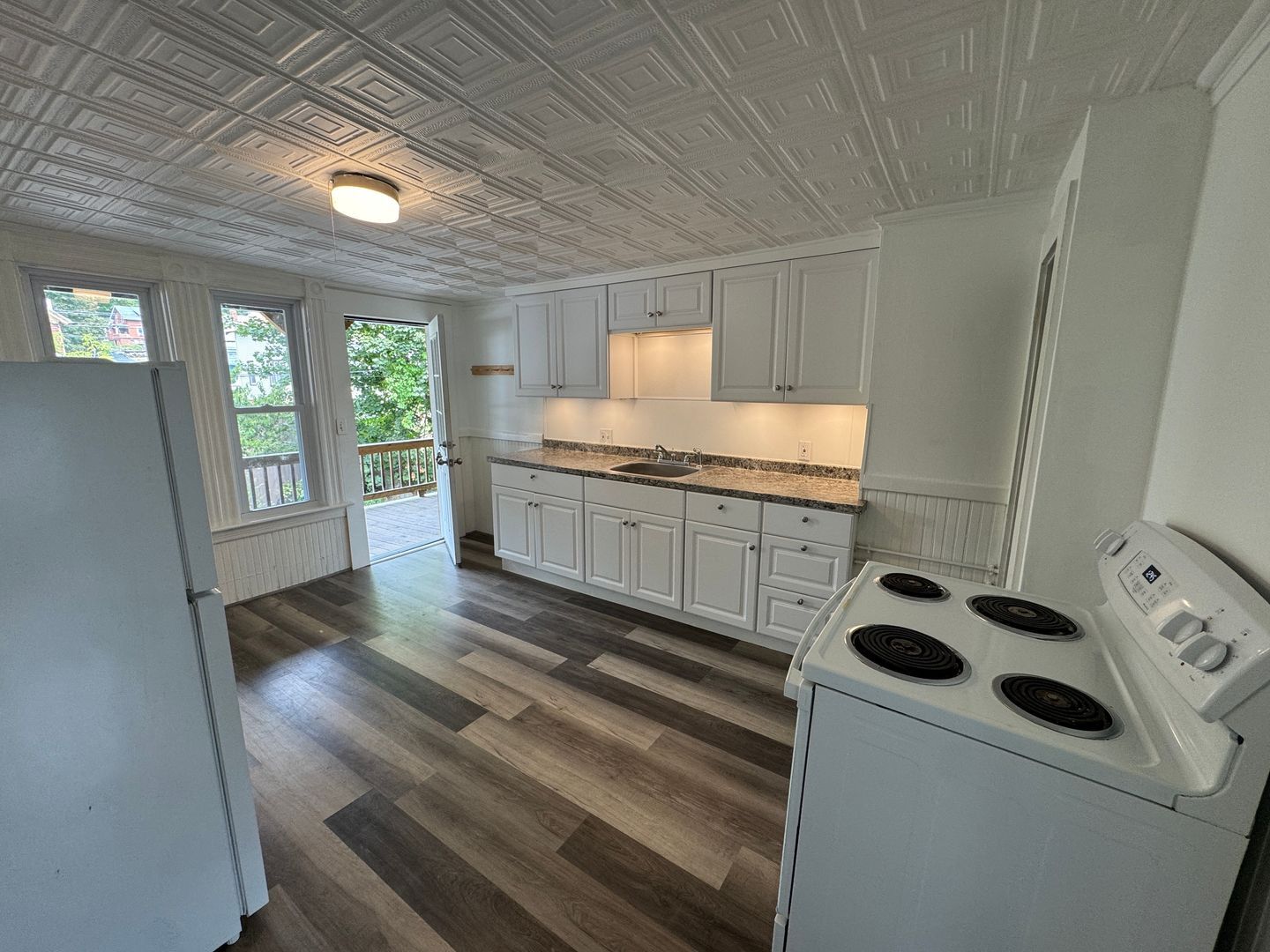 Interior Photo - 17 Sullivan St