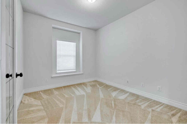 Building Photo - 27242 Volcano Dr