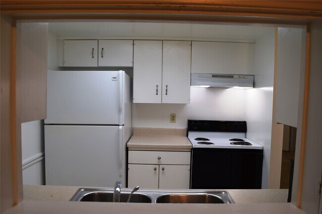 Building Photo - 12633 Memorial Dr