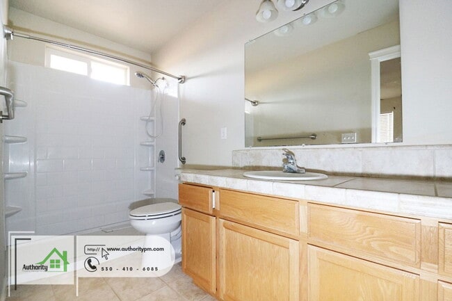 Building Photo - 22371 Rio Alto Dr