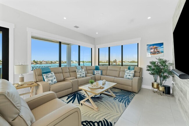 Building Photo - 247 Pescayo Ave