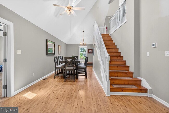 Building Photo - 3 Tall Oaks Ct