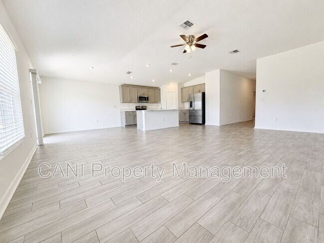 Building Photo - 1100 Sand Trap Ct