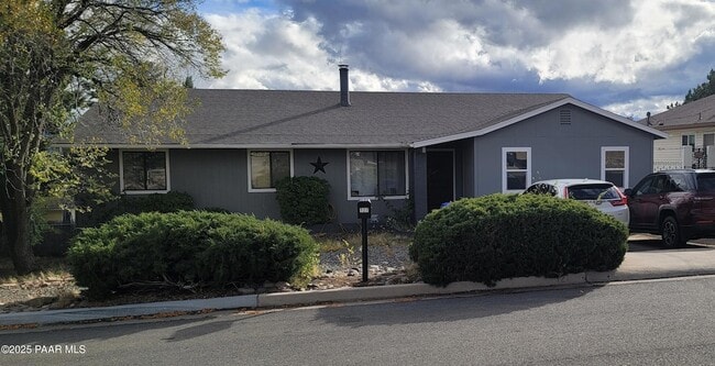 Primary Photo - 727 Douglas Ave