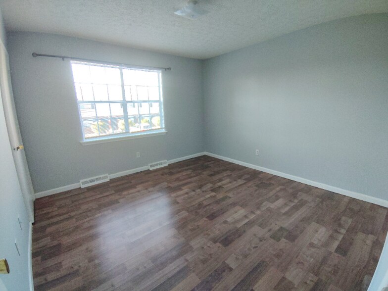 Building Photo - 14 Fonda Dr