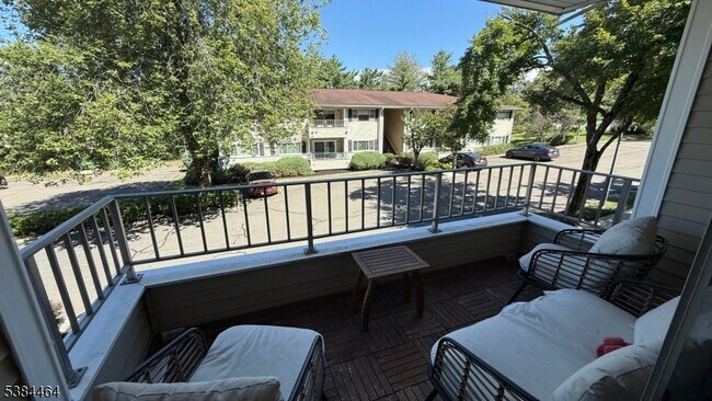 Primary Photo - 50 W Lindsley Rd