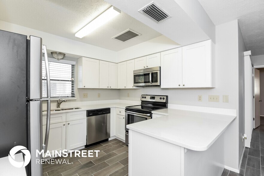 Building Photo - 141 Loyola Rd