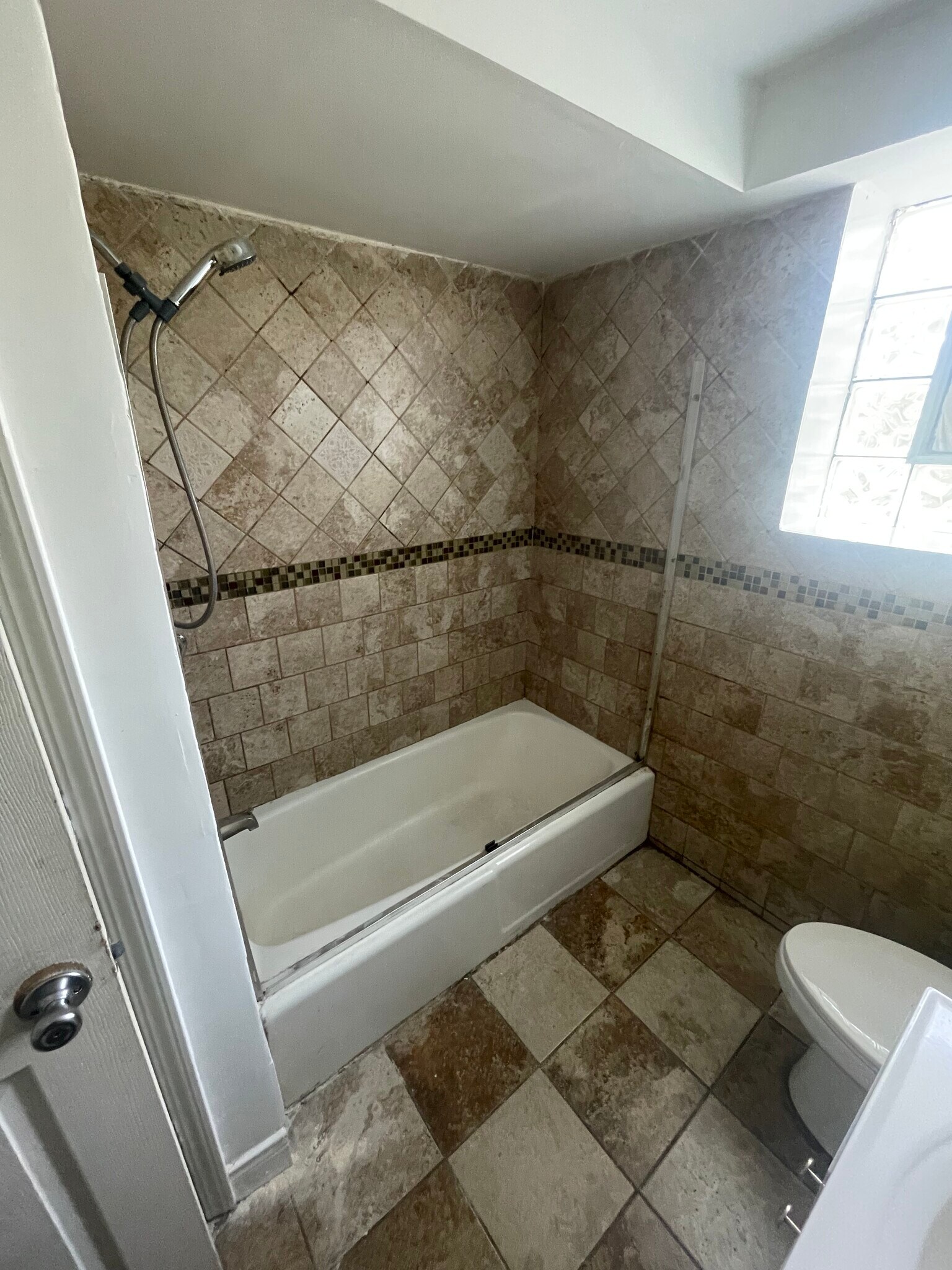 Building Photo - 1007 S 13th Ave