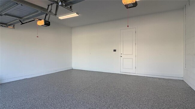 Building Photo - 14415 Crest Palm Ave