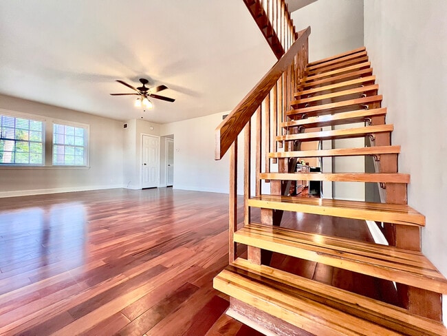 Building Photo - 849 Lasalle St