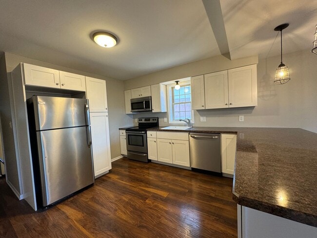 Building Photo - 400 Front St