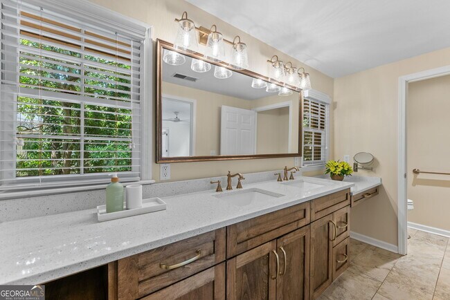 Building Photo - 206 Fortson Dr