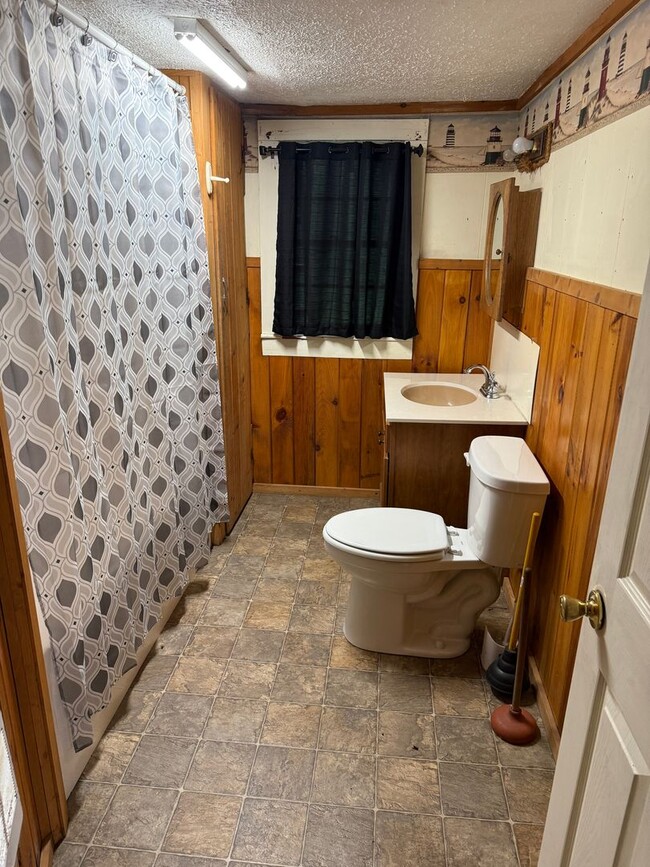 Building Photo - 150 Smith St