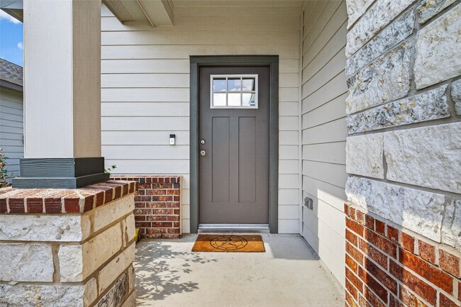 Building Photo - 8014 Barret Travis Ct