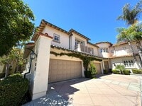 Building Photo - Beautiful 3Bd/2.5Ba Spacious Home in Tustin!