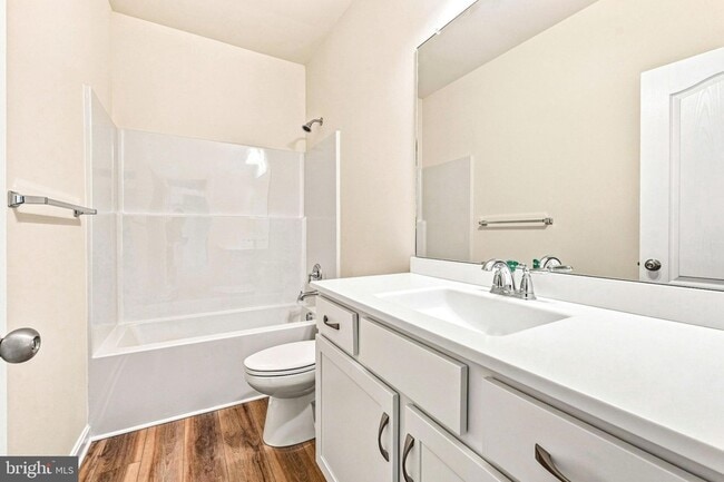 Building Photo - 34121 Juniper Dr