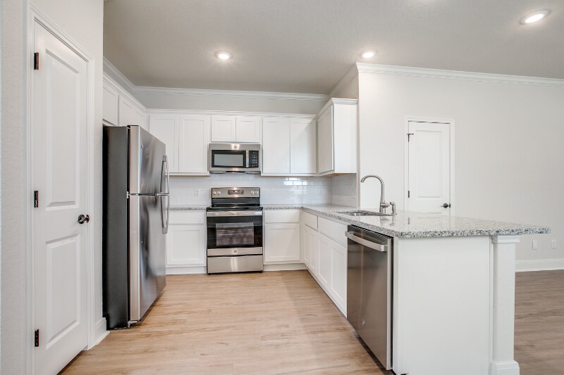 Building Photo - 2403 Lynwood Bnd