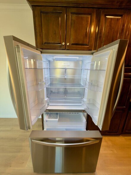 Building Photo - 664 E 110 S