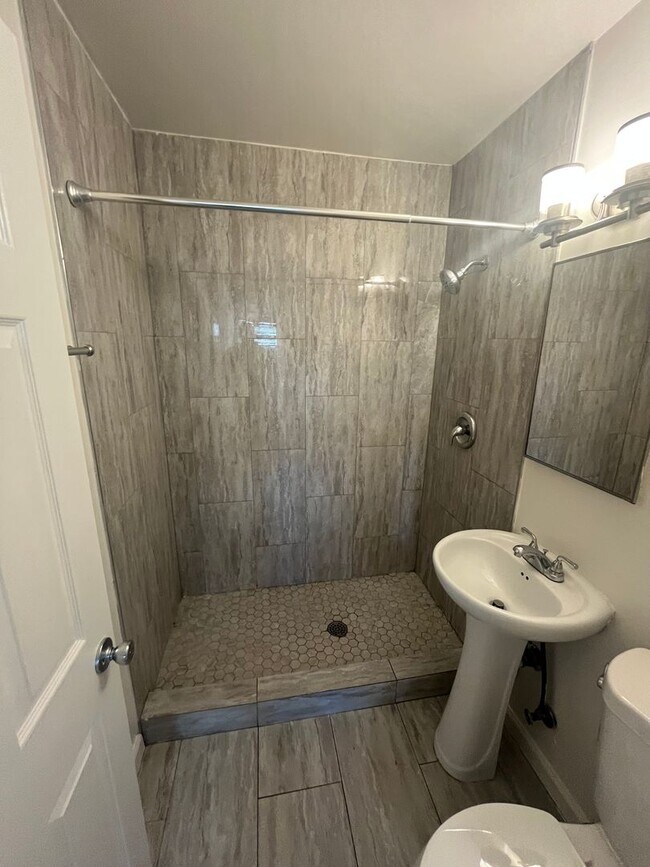 Building Photo - 334-336 E School St.