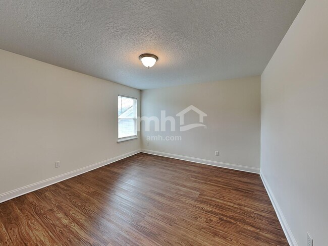 Building Photo - 3109 Creek Village Ln