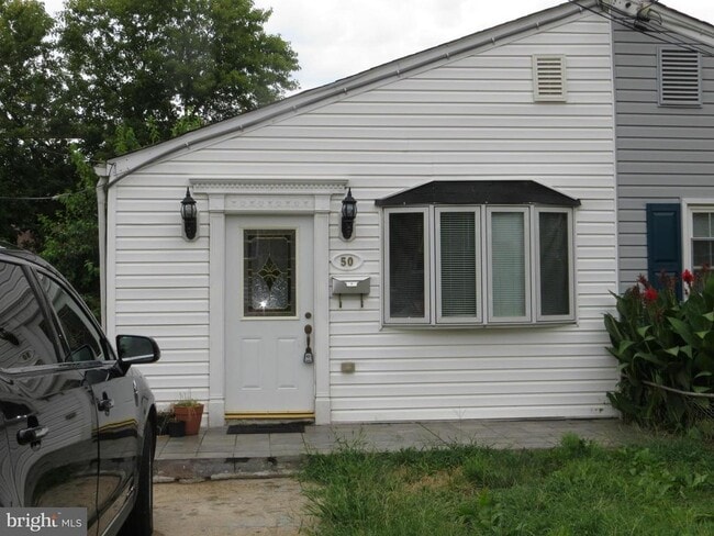 Primary Photo - 50 E Reed Ave