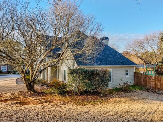 Building Photo - 3890 Cherry Ridge Walk