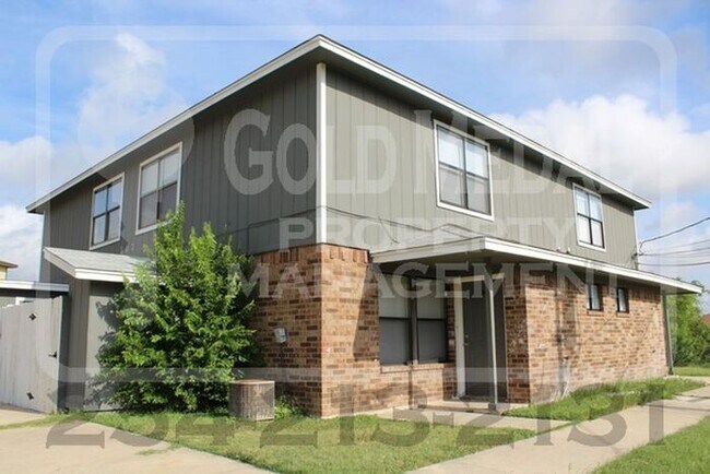 Primary Photo - 503 Longhorn Cir