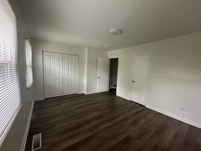 Building Photo - Georgetown Forest Townhomes off Old Forest Road