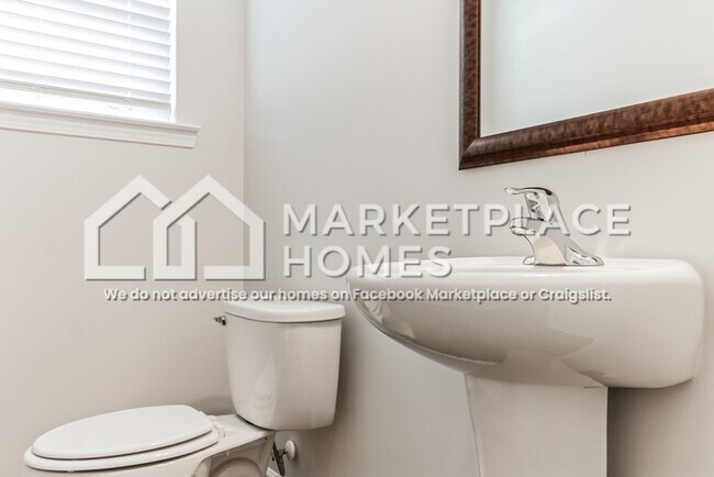 Building Photo - 390 Sessile Oak Dr
