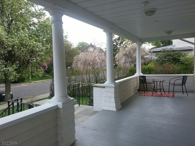 Building Photo - 17 Mountain View Pl