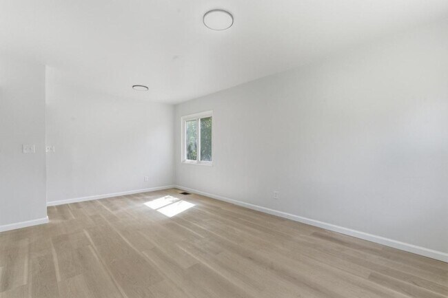 Building Photo - 4466 Gatewood Pl