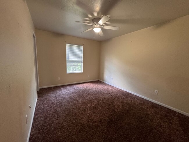 Building Photo - 3 Bedroom, 2 Bathroom House