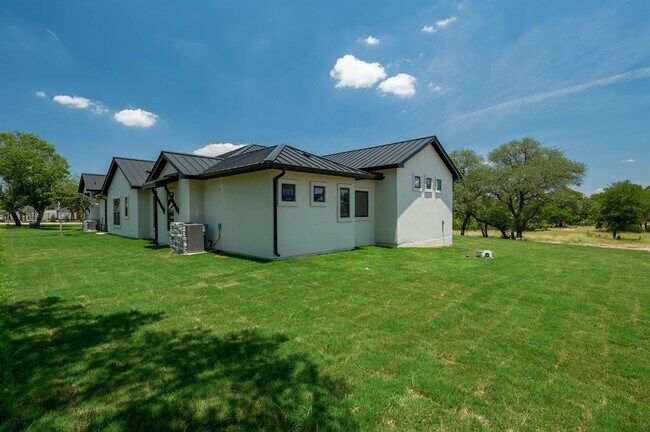 Building Photo - 125 Stockman Dr