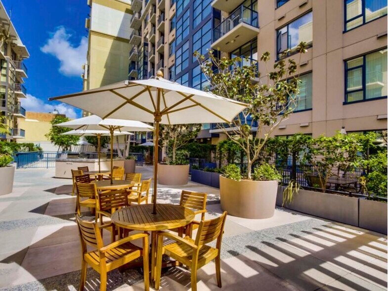 Building Photo - 530 K St