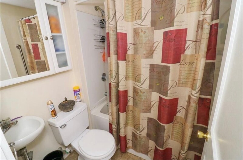 Building Photo - 8-10 California Ave