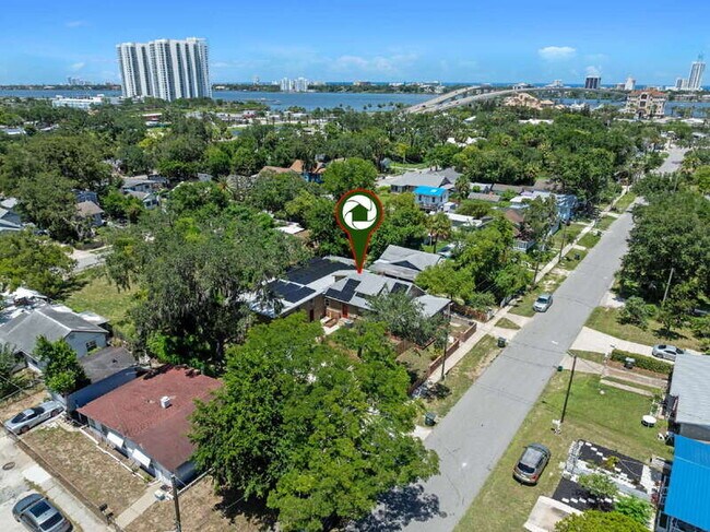 Building Photo - 166 Kingston Ave