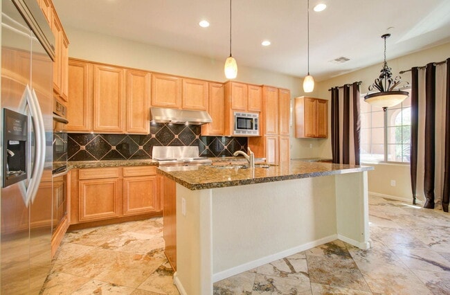 Building Photo - 9427 E Trailside View