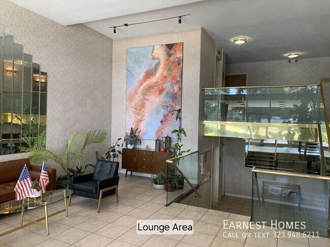 Building Photo - 4915 Tyrone Ave