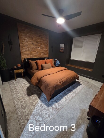 Building Photo - 11 Sola Ct