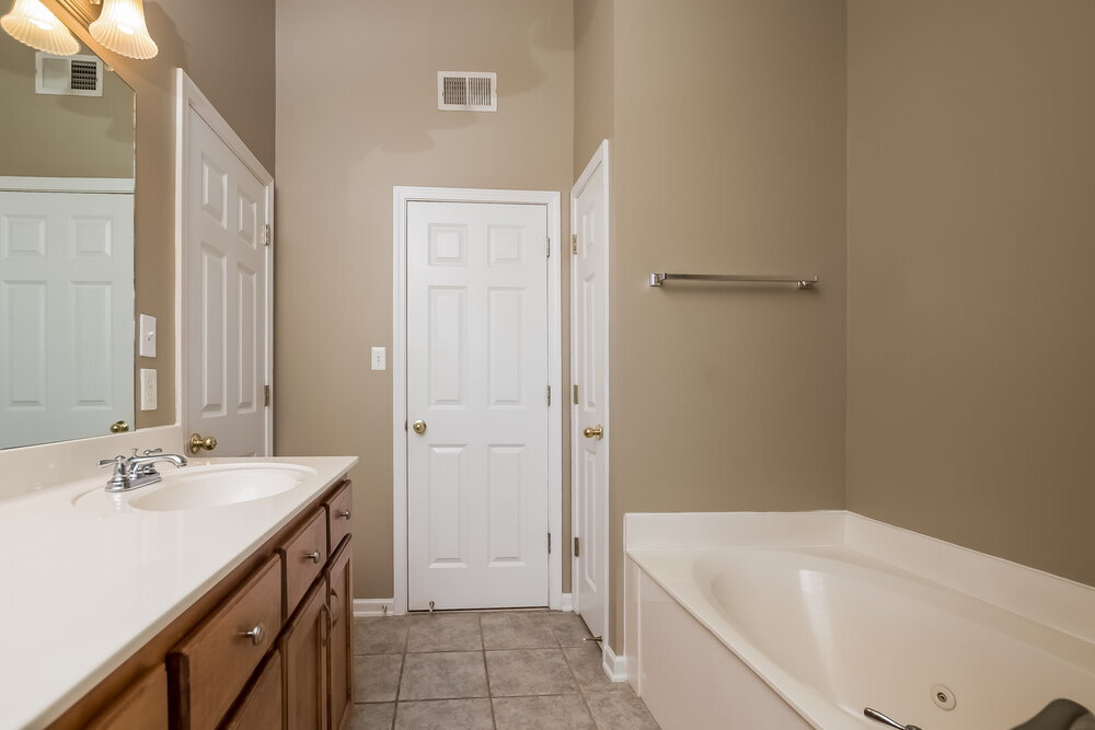 Building Photo - 6379 Sandbourne E